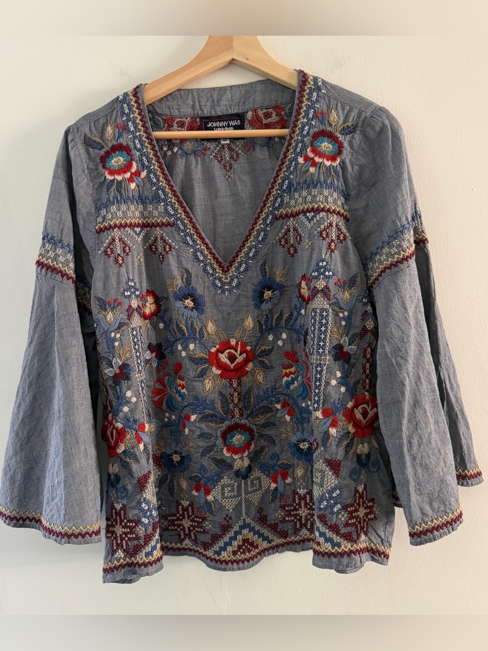 Johnny Was Workshop Bodhi Embroidered Blouse Chambray Bell Sleeves Size Medium